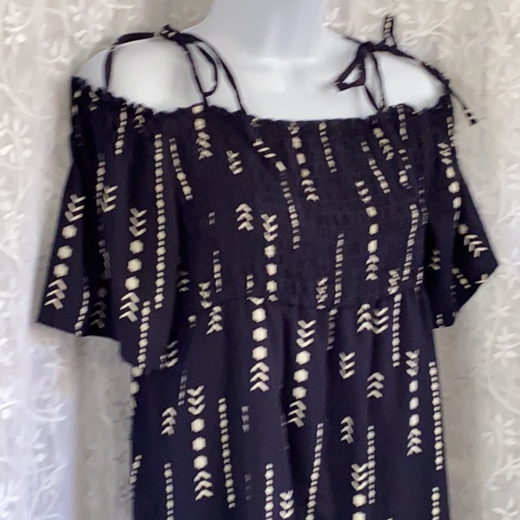 Kiabi Cold Shoulder Smocked Top Dress - Picture 6 of 6